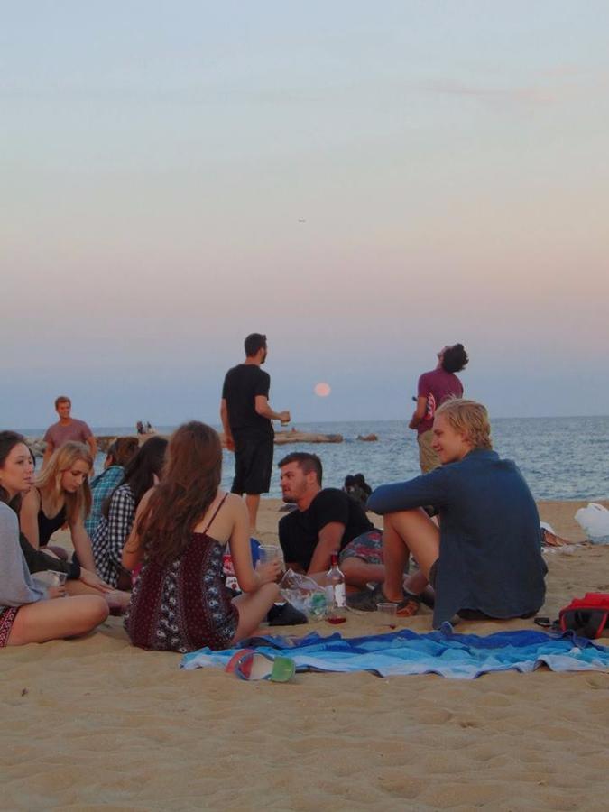 Amistat Beach Hostel Barcelona Ngoại thất bức ảnh