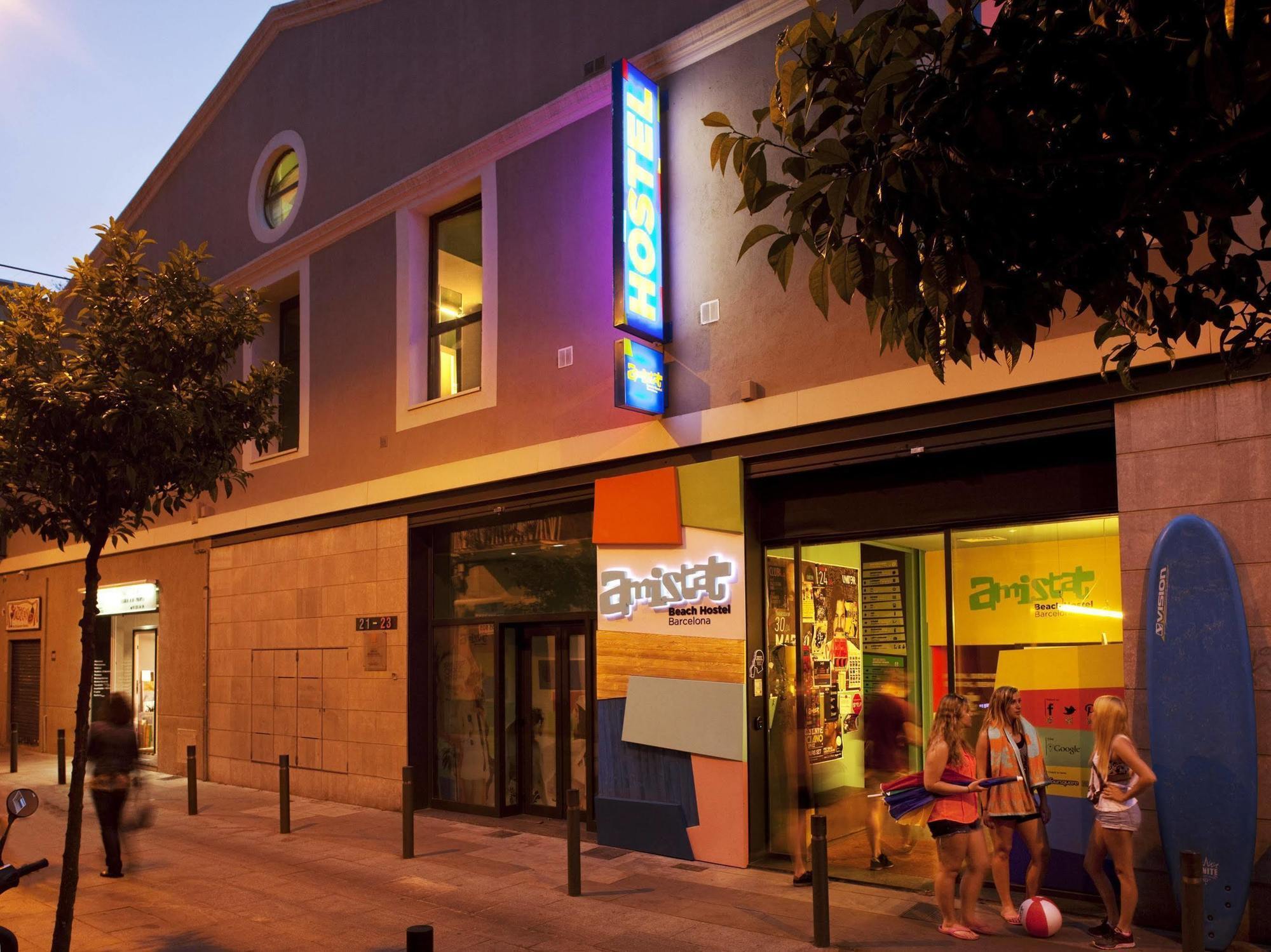 Amistat Beach Hostel Barcelona Ngoại thất bức ảnh
