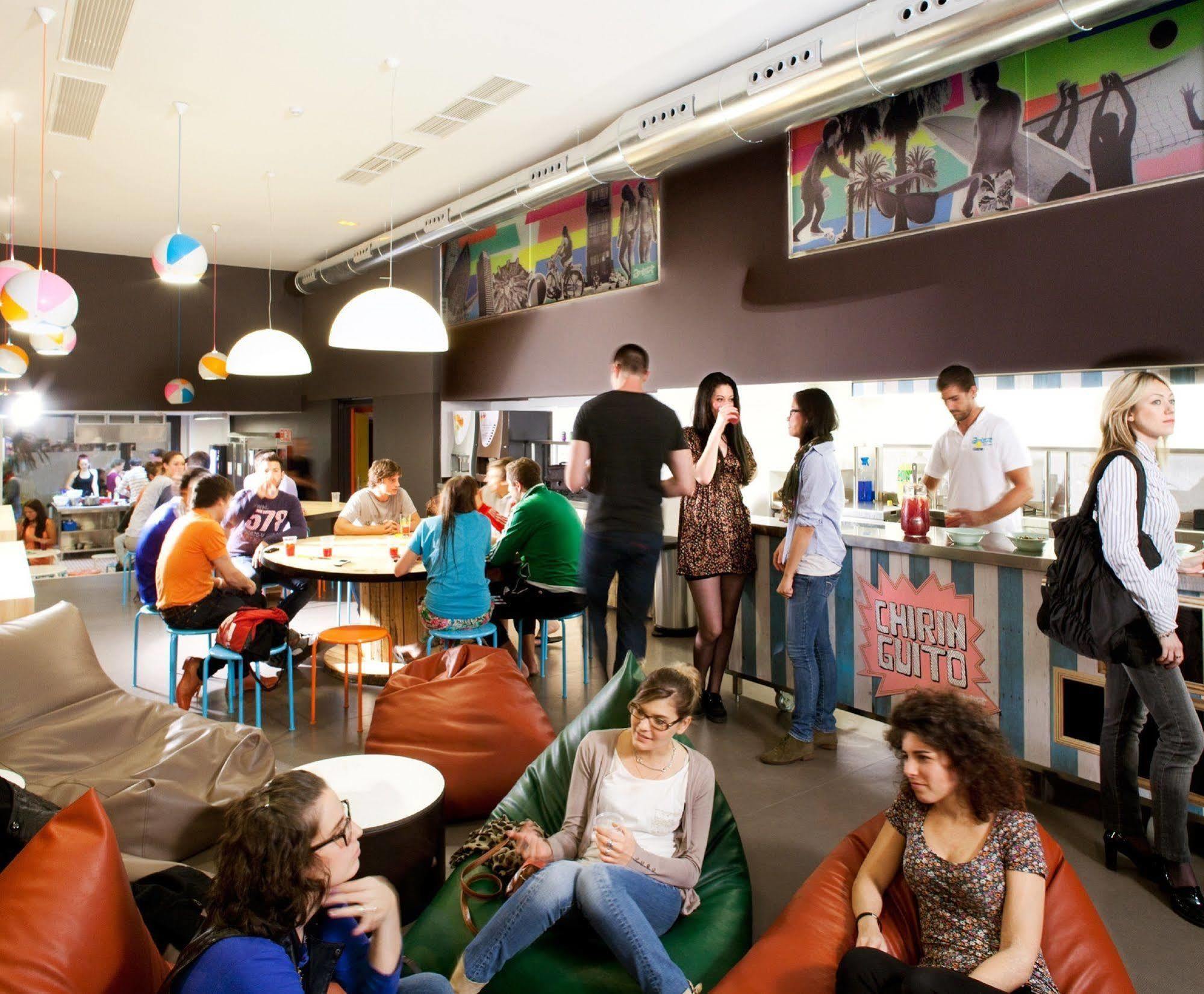 Amistat Beach Hostel Barcelona Ngoại thất bức ảnh