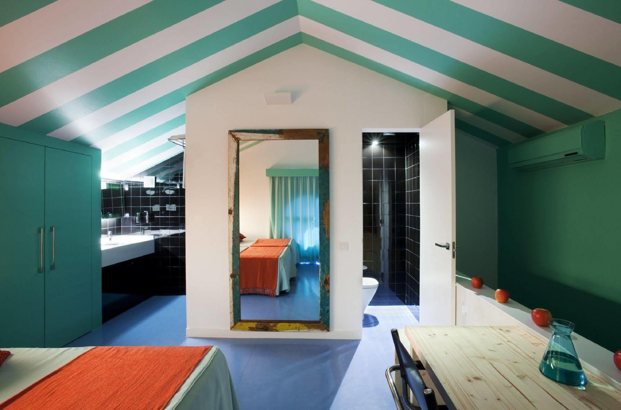 Amistat Beach Hostel Barcelona Ngoại thất bức ảnh