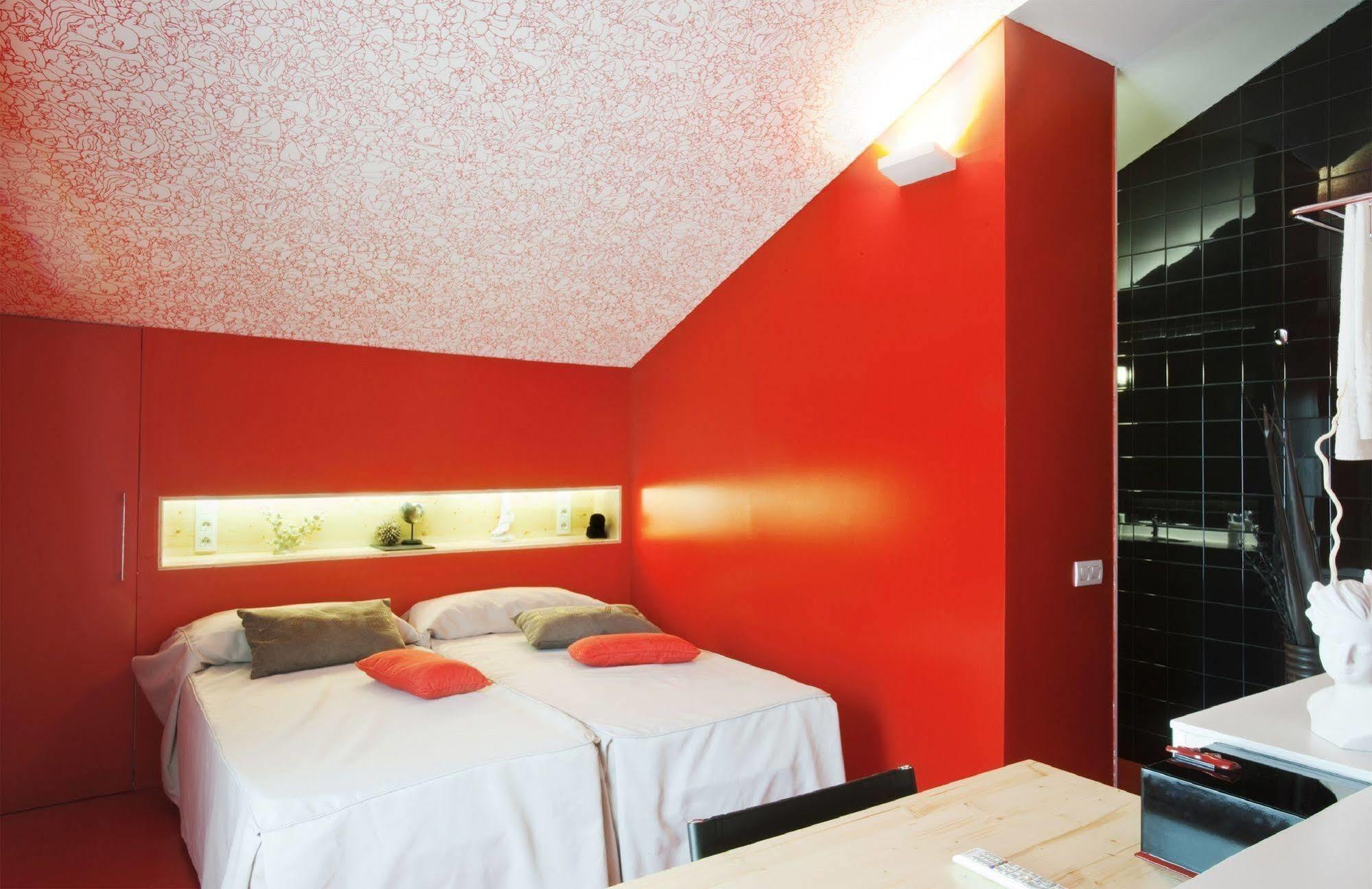 Amistat Beach Hostel Barcelona Ngoại thất bức ảnh