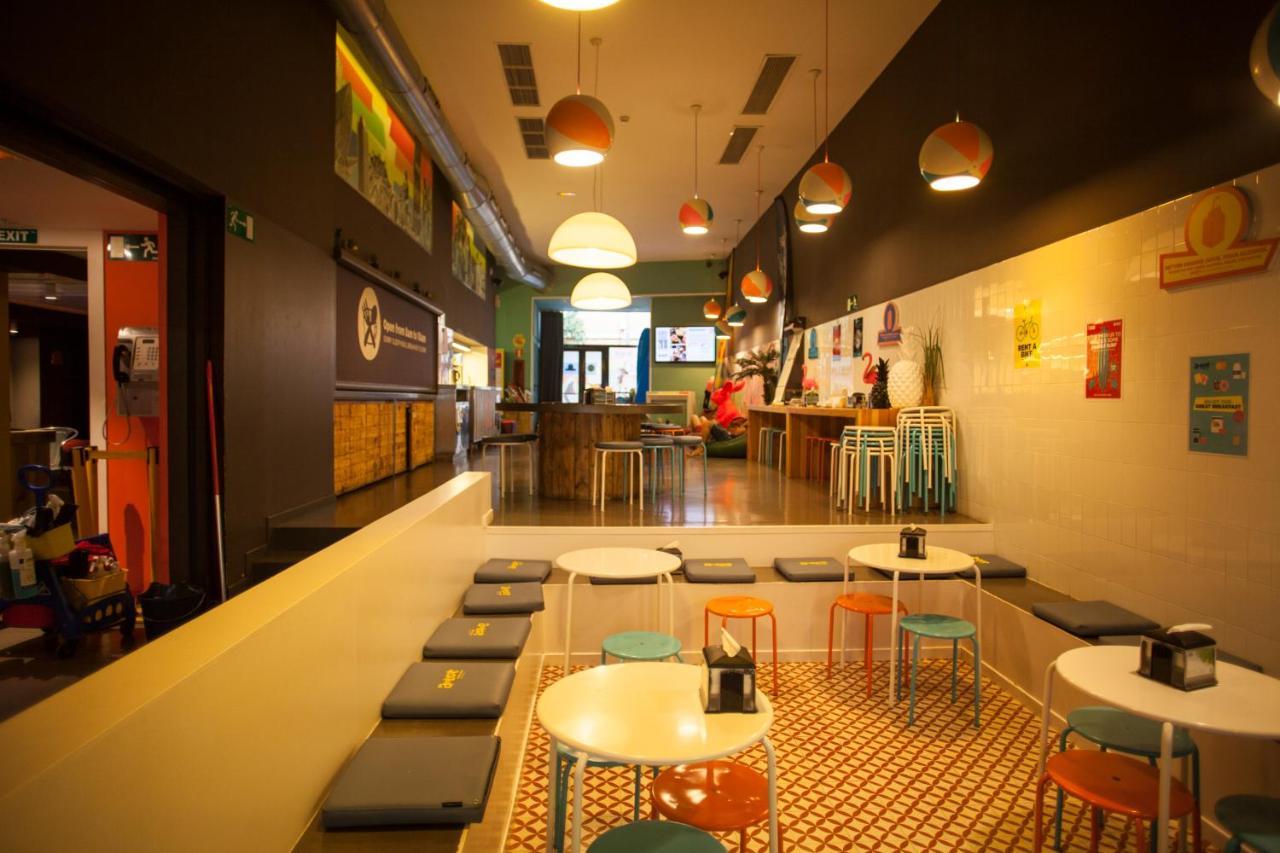 Amistat Beach Hostel Barcelona Ngoại thất bức ảnh